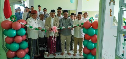 Bersamaan kegiatan halalbihalal yang diselenggarakan pengurus Masjid Jami' Alqodar Sendangmulyo, Kecamatan Tembalang, Semarang, juga dilakukan peresmian dua gedung baru kelas TK Islam dan renovasi kamar mandi jamaah putra dan putri
