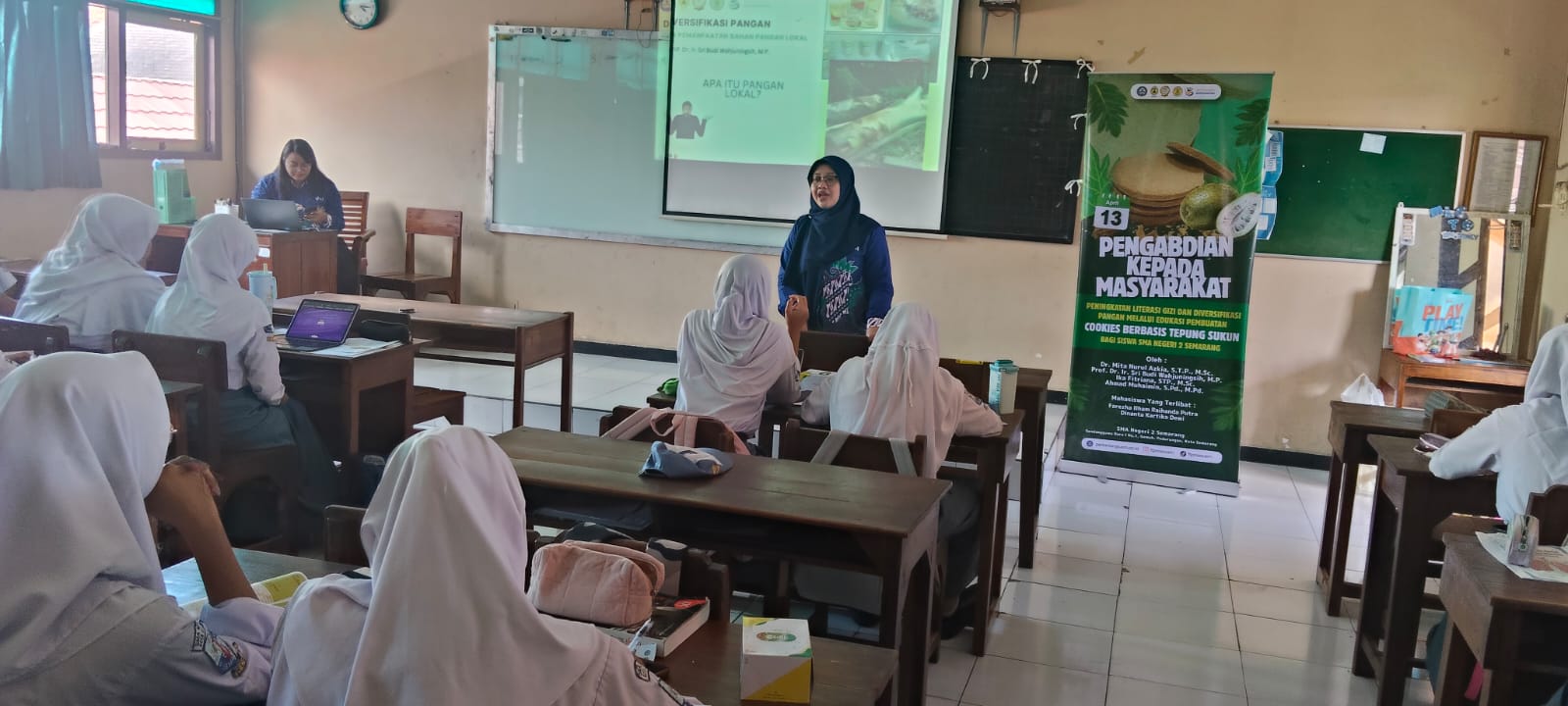 Tim PkM USM Beri Literasi Gizi dan Diversifikasi Pangan ke Siswa SMAN 2 Semarang