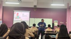 Tim PkM USM Gelar Pelatihan SEO Instagram bagi Siswa SMK Yayasan Pharmasi Semarang