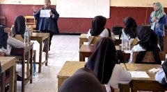 Tim PkM USM Beri Pelatihan Pengembangan Ide Bisnis dan Business Model Canvas di SMK Negeri 1 Bawen