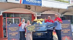 Member JLC Asal Wonosobo Raih Mobil Listrik dari JNE, Bukti Produk Daerah Mampu Bersaing di Tingkat Nasional