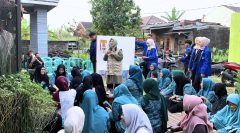 SIGESIT CAMPUREJO : PPK Ormawa KAMADIKSI UDINUS Ubah Sampah Plastik Menjadi Produk Bernilai Guna melalui Pojok Literasi Hijau Lestari